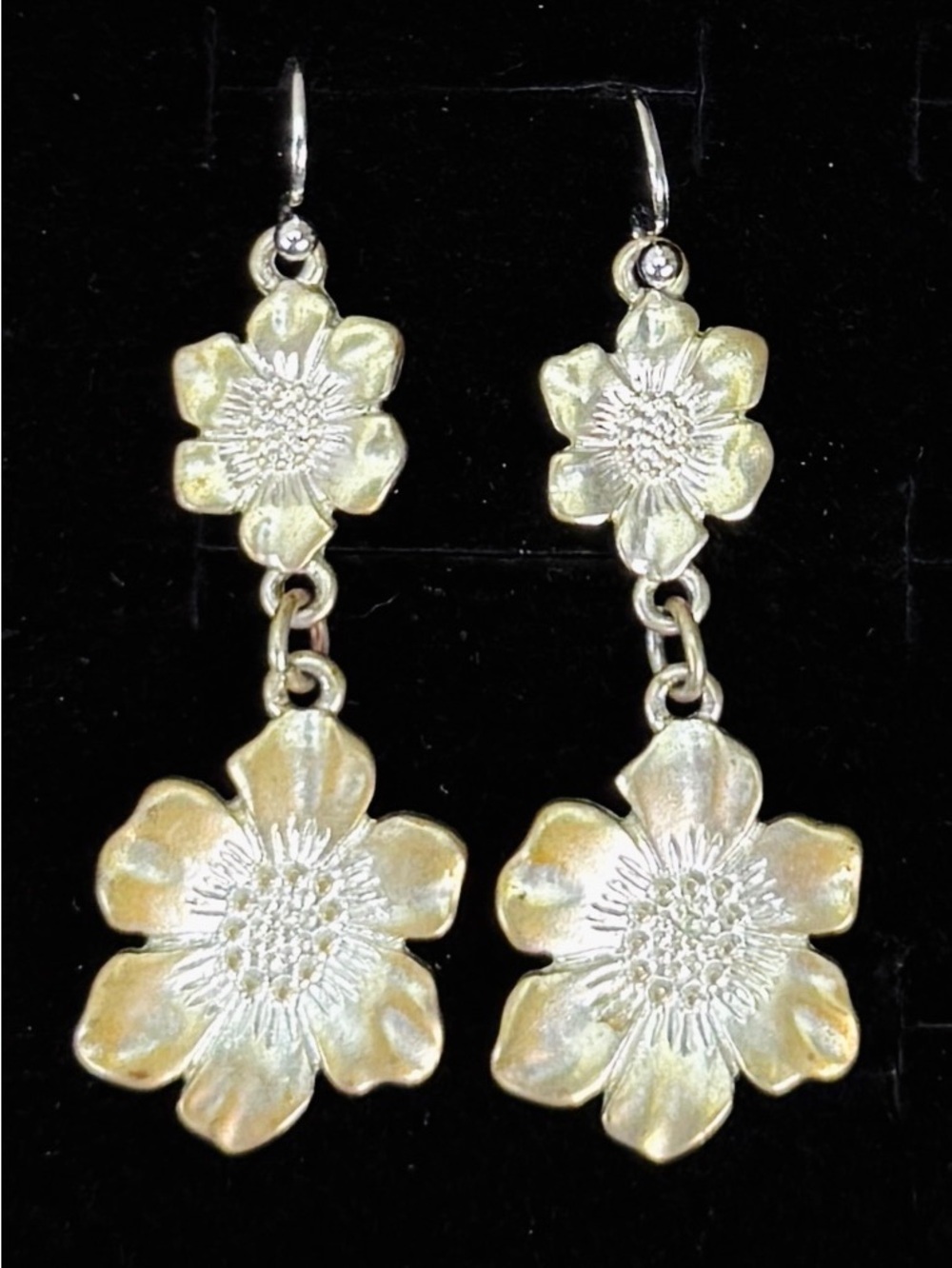 Vintage aged silvery goldish tone etched flower pierced earrings